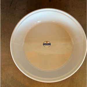 Emile Henry NWOT round red and white 11” baking dish. Made in France